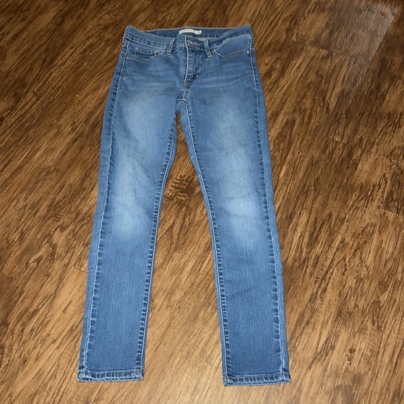 Levi’s Jeans - Picture 3 of 9